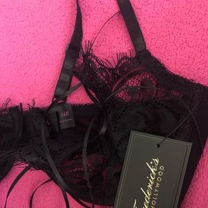 Open front lace bra